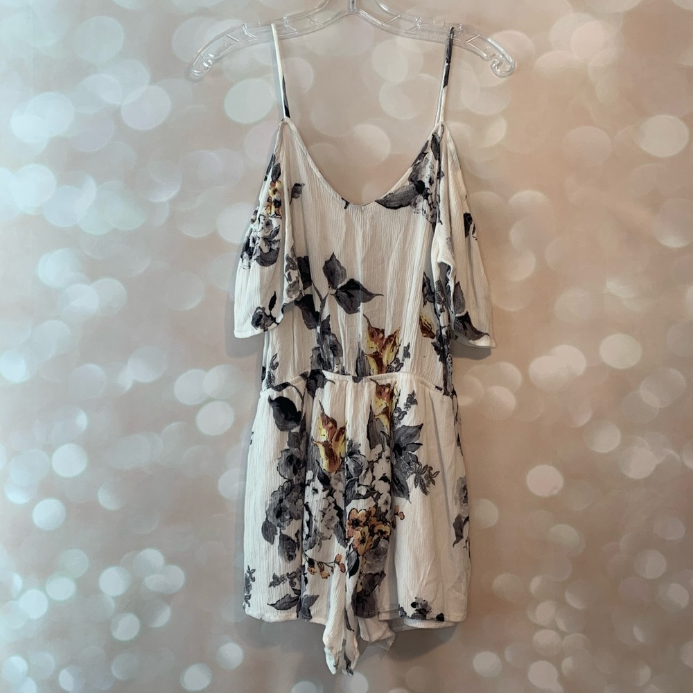 Millibon USA White & Floral Shorts Romper